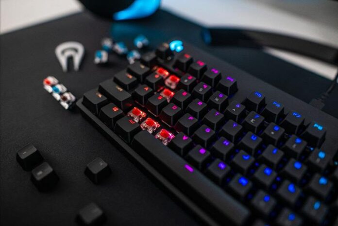 LOGITECH G Laucnhes PRO MECHANICAL KEYBOARD